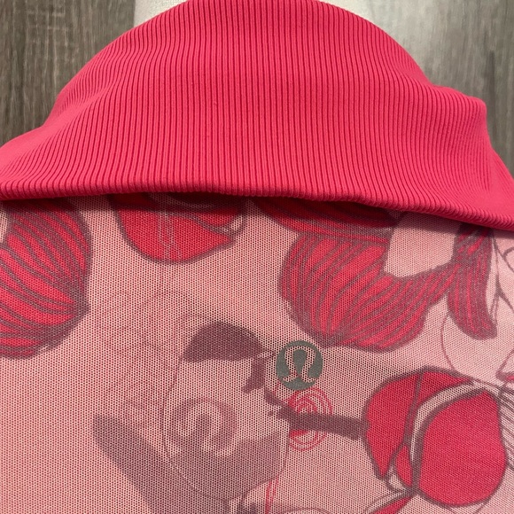 LULULEMON Pink & Floral Mesh Reversible Zip up Jacket. - Picture 6 of 10